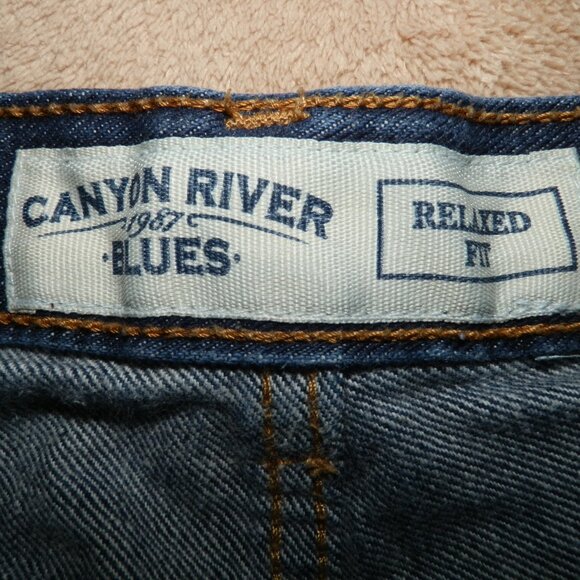 Canyon River Blues Men's Relaxed Jeans - Picture 7 of 8